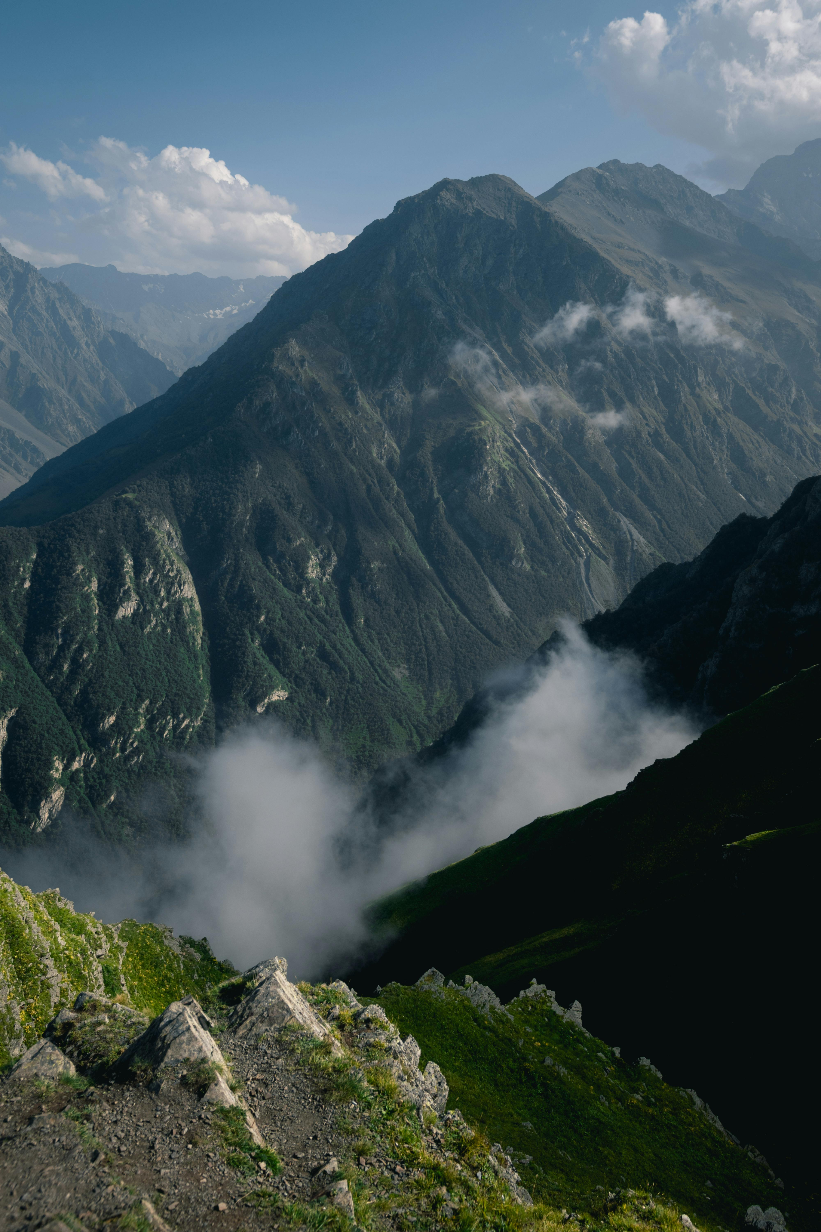 An imponent photography of a mountain range
